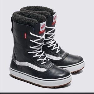 Vans Black and White Sherpa-Lined Lace-Up Winter Boots